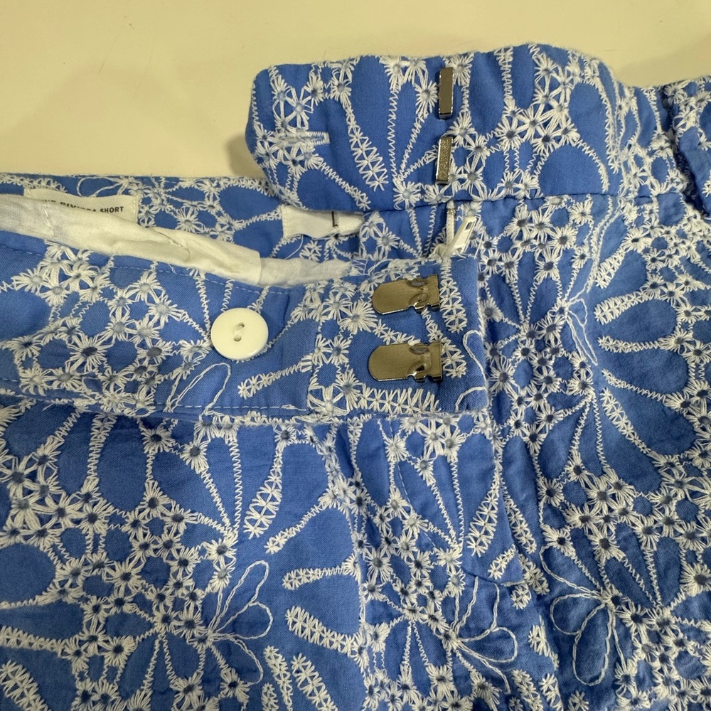 Riviera Shorts in Floral Eyelet
Loft Blue   Women's Shorts Sz 4 EUC 100% Cotton - Picture 11 of 14